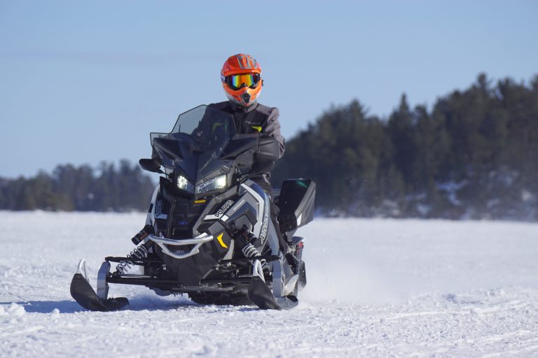 Snowmobile Canada Extreme Sports